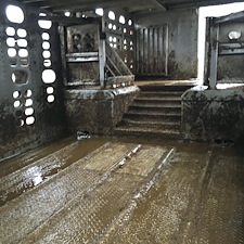 Cattle-trailer-pressure-washing 2